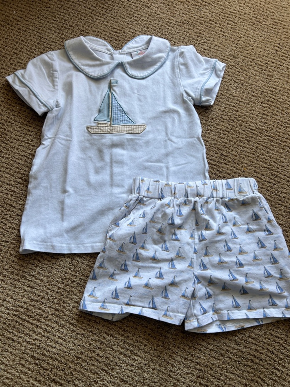 EUC STITCHY FISH Two-Piece Embroidered Sailboat Top & Shorts Set - size 7